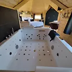Climatise Avec Baignoire 2 Personnes بيت ضيافة آفروشْ