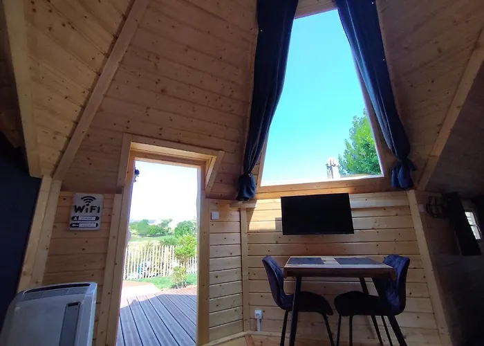 Climatise Avec Baignoire 2 Personnes 3* Avranches