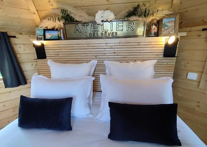 Casa de hóspedes Climatise Avec Baignoire 2 Personnes 3*